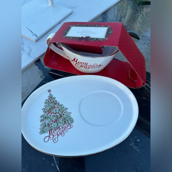 GRACE'S TEAWARE Porcelain Snack Plate &
Cup Set - Picture 2 of 3